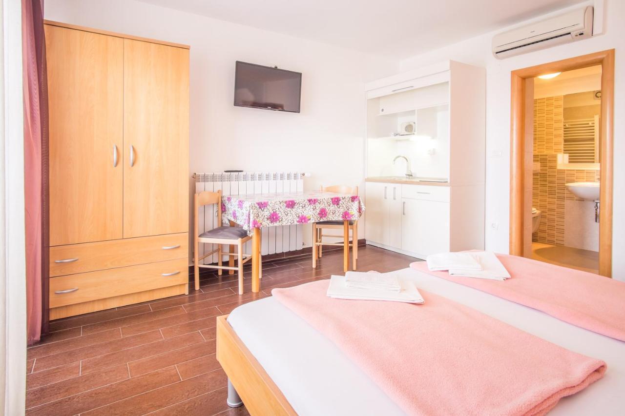 Apartments Bogdanic Krk I Krk Town Exterior foto